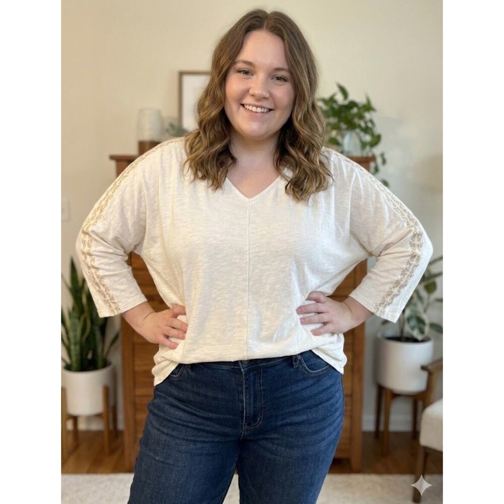 QVC denim and Company beige V-neck top with embroidered three-quarter length sle